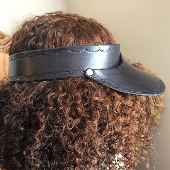 Black - Picture 2 of 4